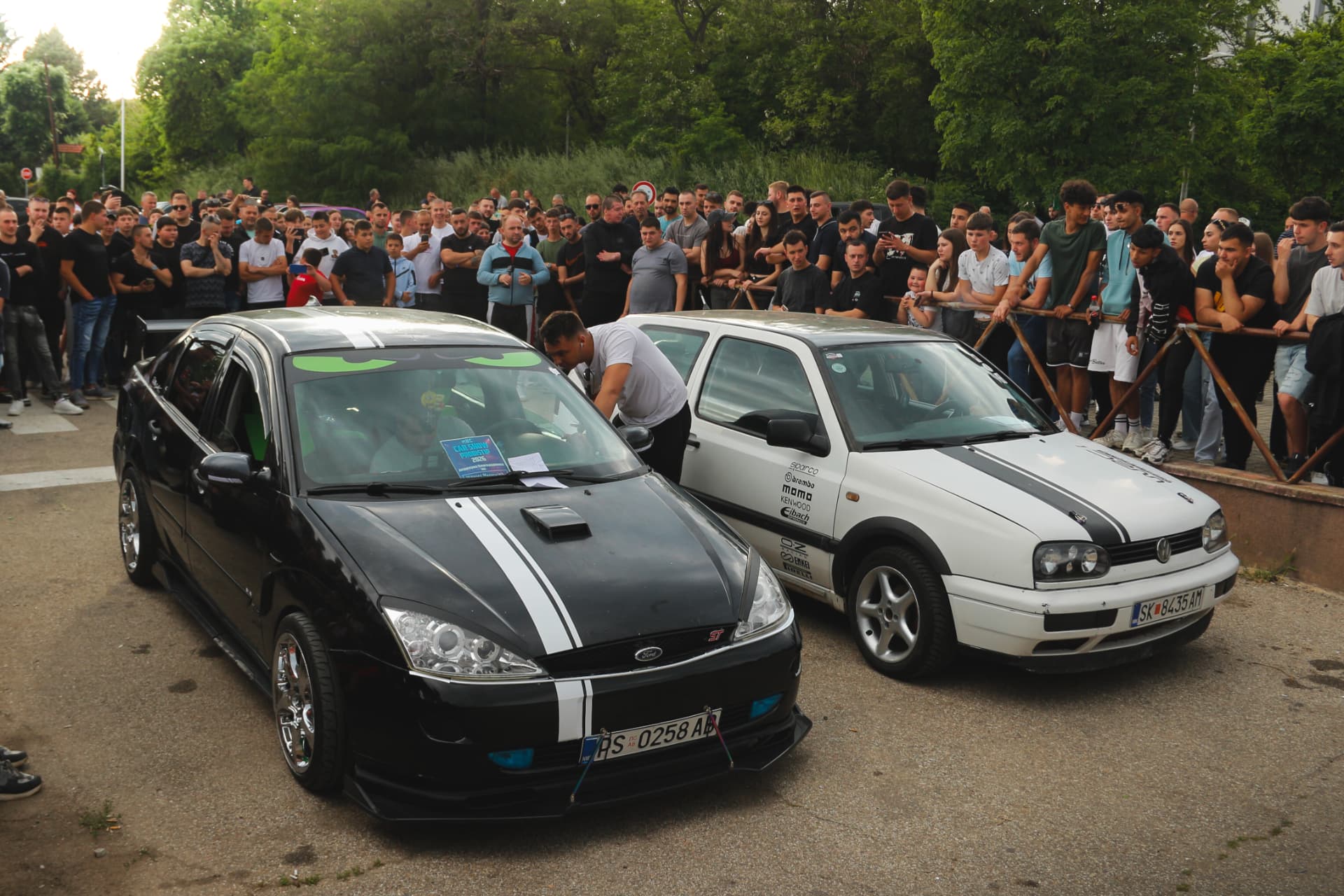 Crowd watching cars at the MBC meet
